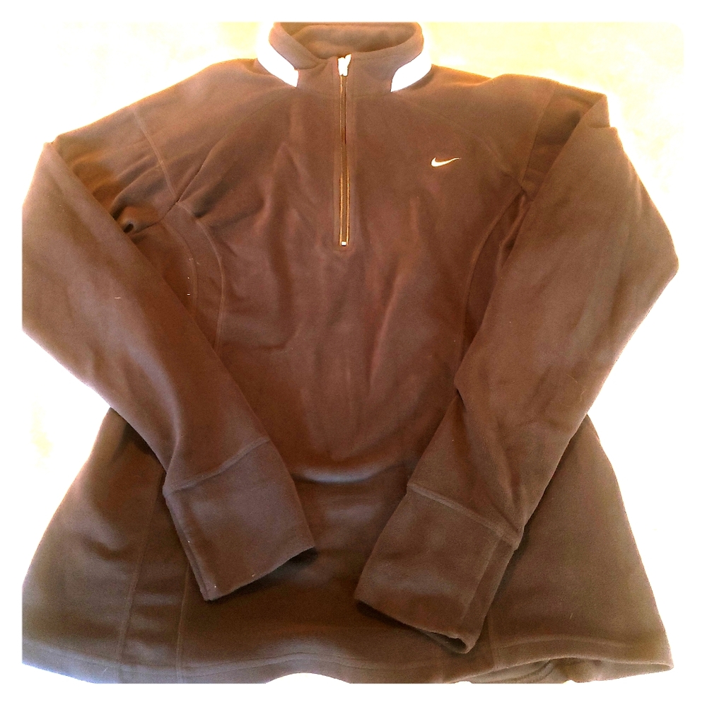Nike womans 1/4 zip